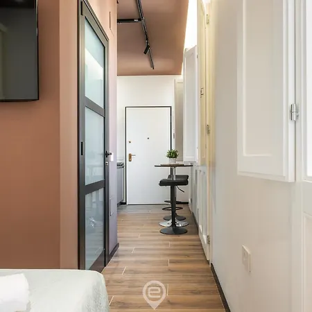 شقة Noir كالياري